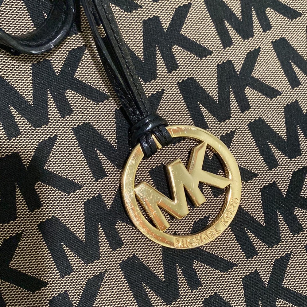 ✨MK Singature Canvas Purse✨ - Picture 7 of 7